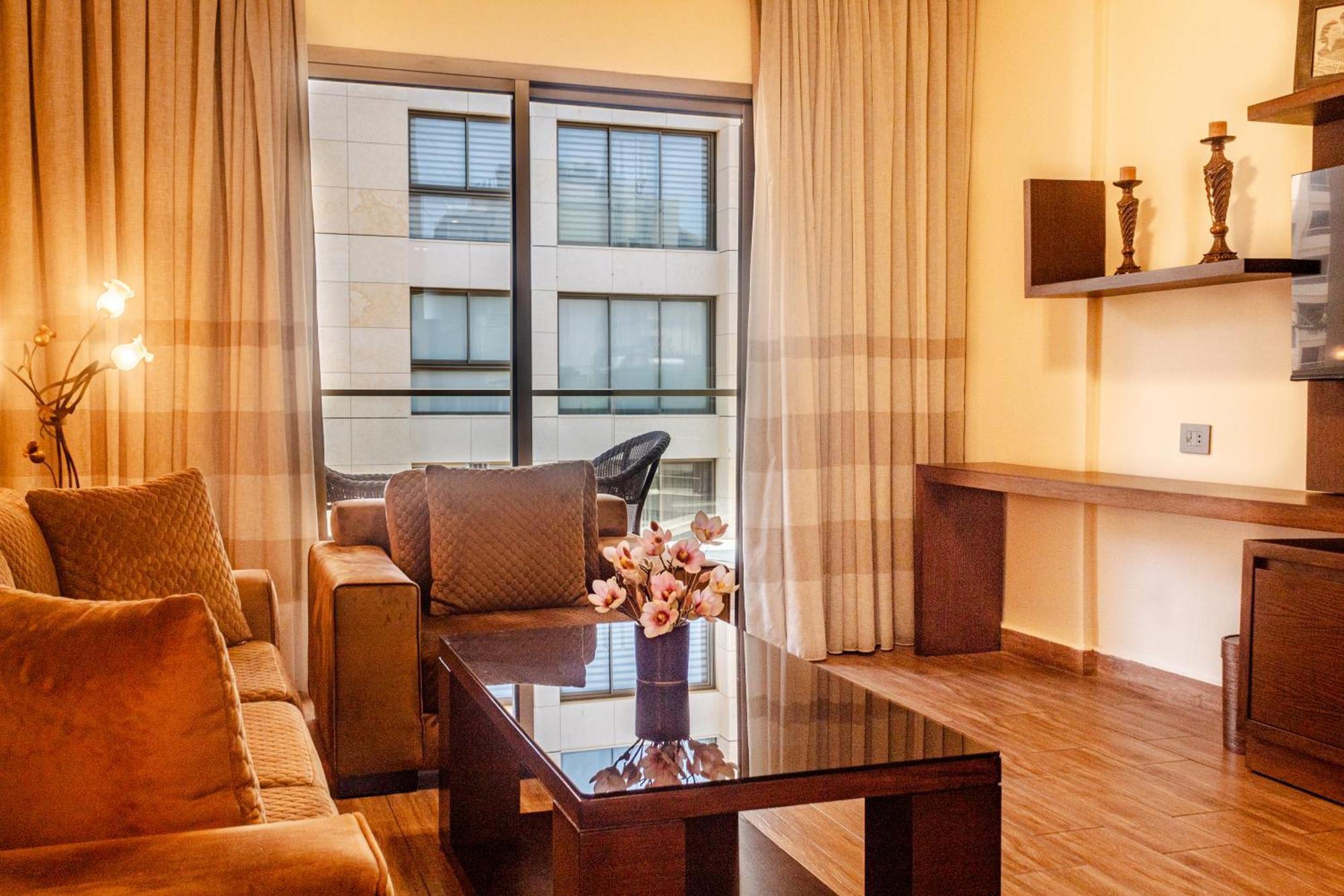Britannia Suites Beirute Exterior foto